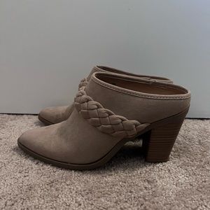 Universal thread booties